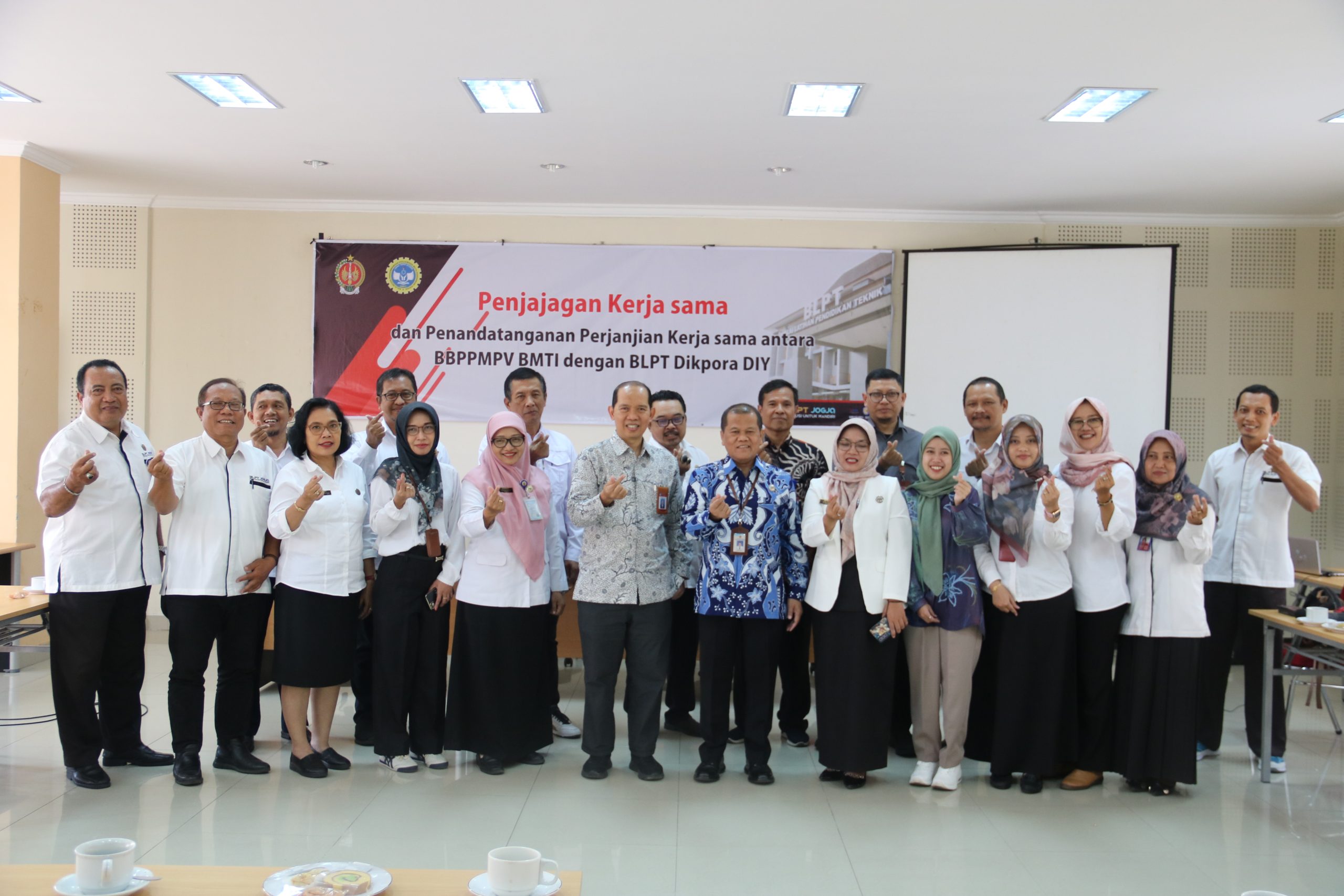 Penjajagan Kerja sama dan Penandatanganan MoU BLPT DIY dengan BBPPMPV BMTI Cimahi